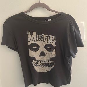 HM MISFITS Graphic cropped TEE